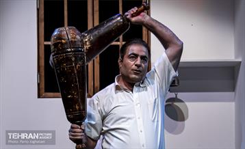 نمایش «تختی در اتاق 23 هتل آتلانتیک» 9