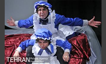 نمایش “کلفت ها” در خانه هنرمندان 22