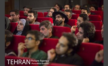 اکران فیلم های مسافران و عروس در موزه سینما 24