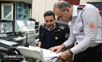 بازدید شهردار تهران از ستاد فرماندهی عملیات آتش نشانی 25