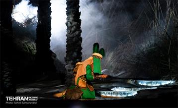 نمایش «تنهاتر از مسیح» 9