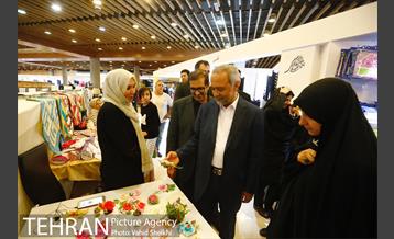 بازدید معاون اقتصادی رئیس جمهور از نمایشگاه زنان و تولید ملی 27