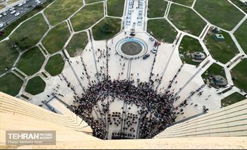 اجرای ارکستر سمفونیک تهران در میدان آزادی 21