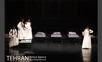 نمایش خانه برنارد آلبا 10