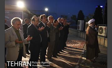 دیدار شهردار تهران با هنرمندان و رونمایی از قرآن خطی 27