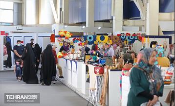 هفدهمین نمایشگاه زنان و تولید ملی 8
