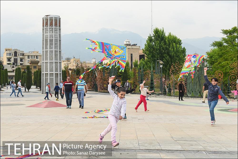 جشنواره بادبادک ها در بوستان آب و آتش 9