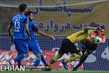 دیدار تیم های استقلال تهران و سپاهان اصفهان 14