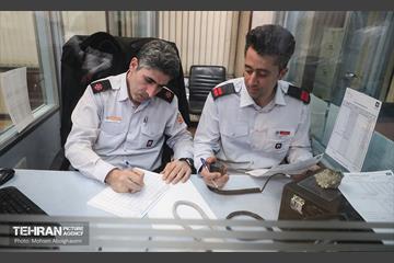 بازدید شهردار تهران از ستاد فرماندهی عملیات آتش نشانی 38