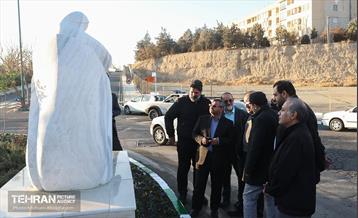 آیین رونمایی از المان مادر شهید 11