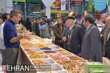 بازدید اعضای شورای شهر از فروشگاه شهروند  17