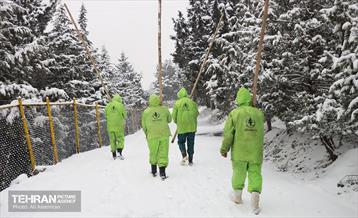 عملیات برف‌روبی در منطقه چهار