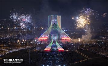 نورافشانی جشن پیروزی انقلاب اسلامی در میدان آزادی 7
