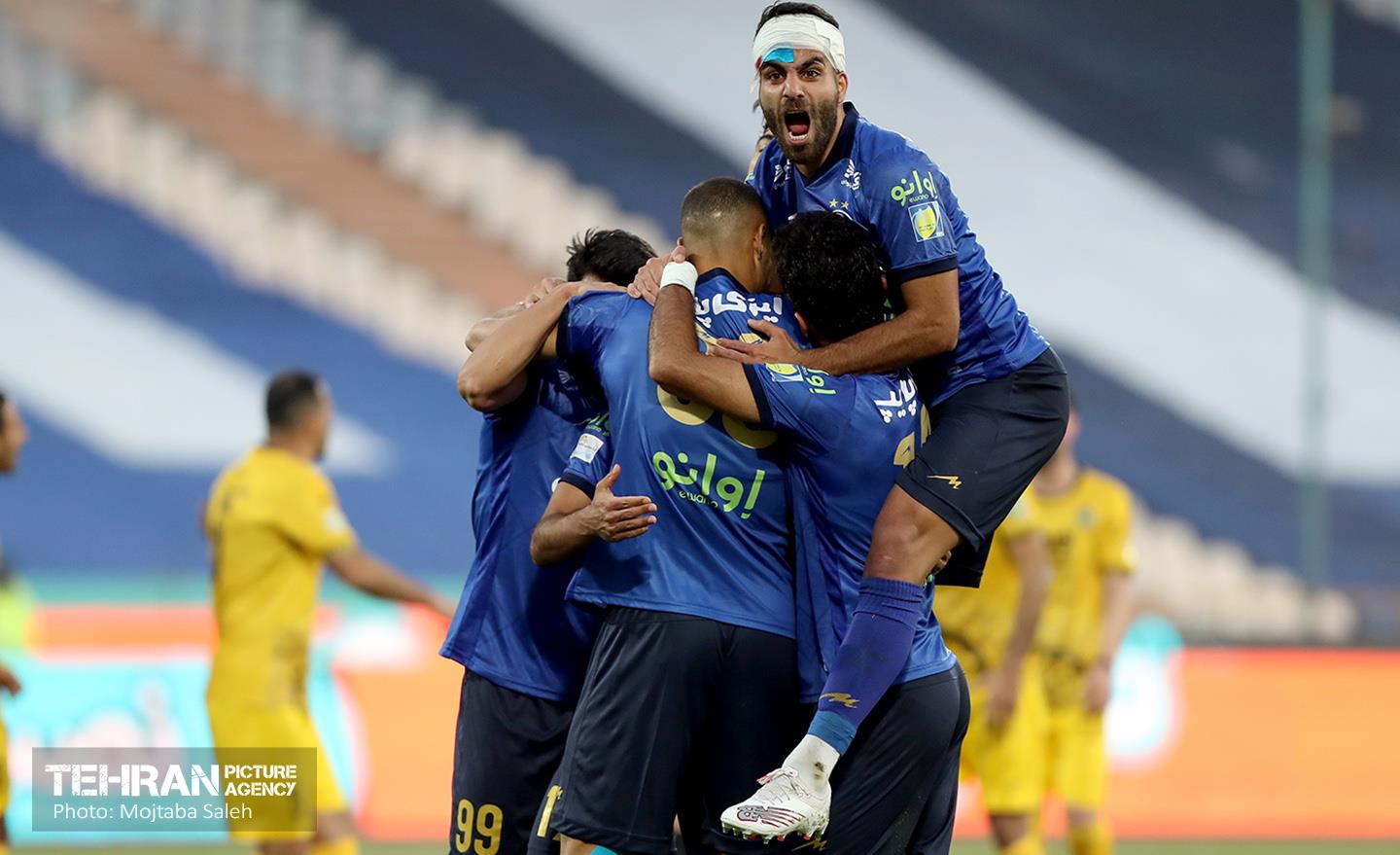 دیدار تیم‌های فوتبال استقلال و سپاهان 46