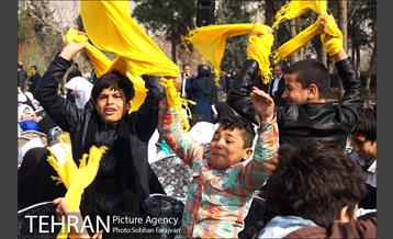 کاشت نهال در بوستان ولایت  16