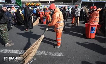 خدمات شهرداری تهران در پایان راهپیمایی ۲۲ بهمن - ۲ 31