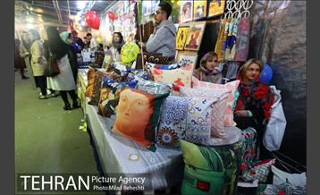 اکران خیریه انیمیشن مبارک در بازارچه رعد‎ 26