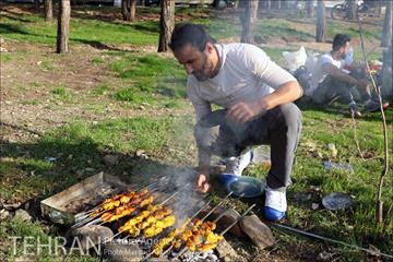 دوچرخه سواری در پارک چیتگر