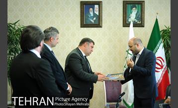 دیدار میهمانان خارجی حاضر در اجلاس جهانی شوراها و شهرداران با رییس مرکز ارتباطات و امور بین الملل شهرداری تهران 21