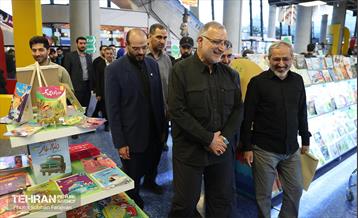بازدید شهردار تهران از رویداد "اردی‌بهشت کتاب" 5