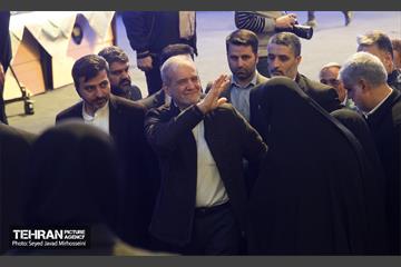 مراسم رونمایی از نخستین بسته حمل و نقل عمومی برقی تهران 14