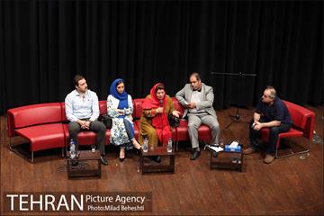 نقد فیلم زیر سقف دودی در فرهنگسرای ارسباران‎ 11