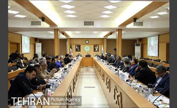 نشست صمیمانه شهردار تهران با مدیران مسئول رسانه های جمعی 9