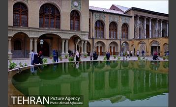 عمارت مسعودیه در میدان بهارستان 17