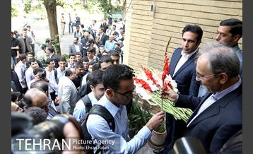 شهردار تهران در آیین نواختن زنگ سال تحصیلی جدید در دبیرستان ماندگار البرز 39