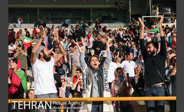 تماشای دیدار تیم‌های ملی ایران و پرتقال در استادیوم آزادی 27