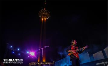 فرمان فتحعلیان در برج میلاد