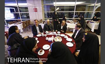 نشست شرکت کنندگان پنل های تخصصی حوزه زنان با مدیران شهری 1