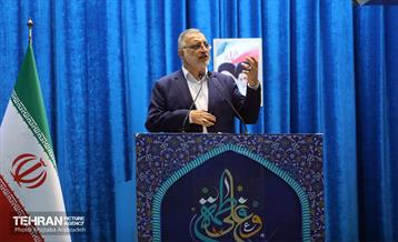 حضور شهردار تهران در نماز جمعه 11