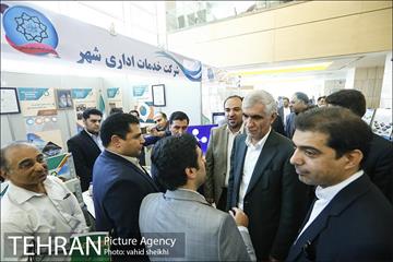 بازدید شهردار از نمایشگاه دستاوردهای معاونت توسعه منابع  انسانی شهردار تهران 2