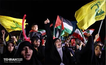 شادی مردم تهران پس از حمله موشکی ایران 24