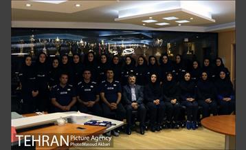 بدرقه دکتر داورزنى از تیم ملى والیبال بانوان  21