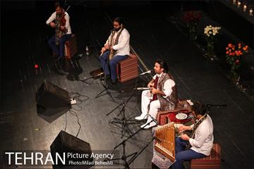 کنسرت همای و گروه پرواز‎ 4