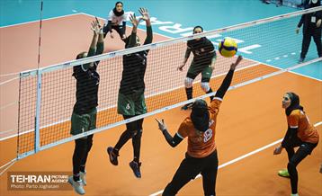 دیدار دو تیم والیبال زنان سایپا و ذوب آهن اصفهان 4