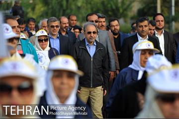 پیاده روی و گردهمایی سالمندان با حضور شهردار تهران 6
