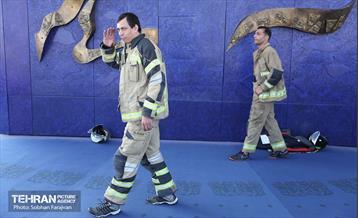 مسابقه پله‌نوردی آتش‌نشانان در برج میلاد 29