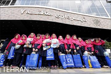 دیدار دانش آموزان کلاس اول ابتدایی با شهردار منطقه ۷ تهران 2