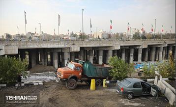 بازدید دانشجویان از پروژه مقاوم‌سازی پل تقاطع بزرگراه همت و رودخانه کن 56