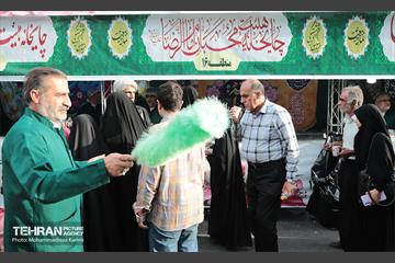 خدمت رسانی مواکب منطقه۱۶ به نمازگزاران عید سعید فطر 24