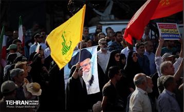 اجتماع مردمی در اعتراض به حمله آمریکا به تاسیسات هسته‌ای ایران 18