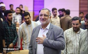 نشست جمعی از دانشجویان با شهردار تهران 17