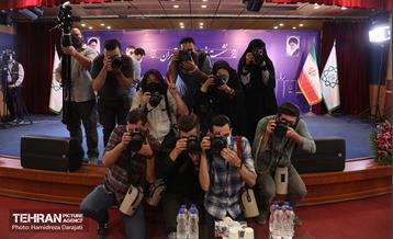 در حاشیه نشست خبری شهردار تهران  11