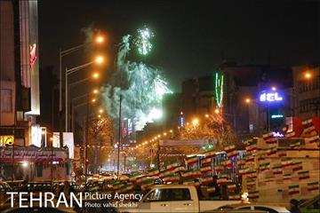نور افشانی در میدان انقلاب بمناسبت 22 بهمن 9