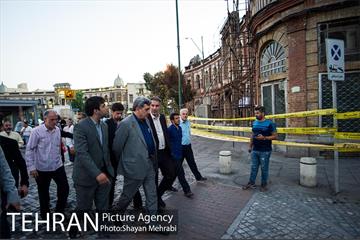 بازدید شهردار تهران از خسارت آتش سوزی اخیر میدان حسن آباد 29