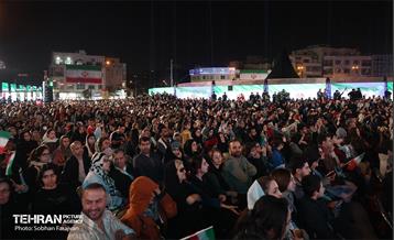 رویداد «شب ایران» در میدان انقلاب اسلامی 40