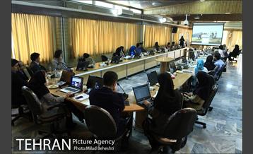 نشست تغییرات اقلیمی با حضور هنرمندان و فعالان محیط زیست‎ 4